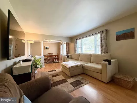 566 S Forklanding Rd, Maple Shade, NJ 08052 photo 4