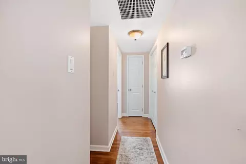Entry Way - 478 Alexander Ave, Maple Shade, NJ 08052 photo 2 of 4