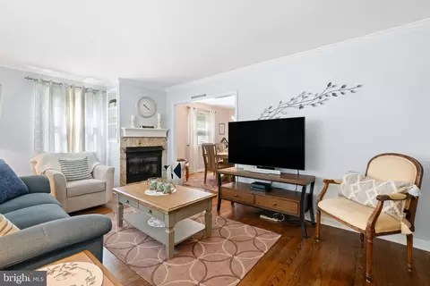 Entry Way - 478 Alexander Ave, Maple Shade, NJ 08052 photo 1 of 4