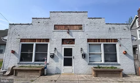 234 W 2nd St, Florence, NJ 08518