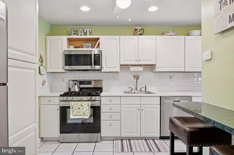 Kitchen - 15 Paul Rd, Maple Shade, NJ 08052 photo 2 of 4