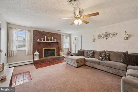 Living - 15 Paul Rd, Maple Shade, NJ 08052 photo 2 of 2