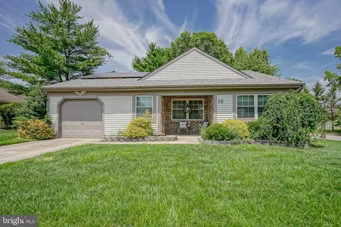 14 Marigold Ct, Mount Laurel, NJ 08054