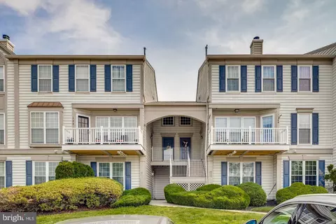 146 Rosebay Ct, Delran, NJ 08075