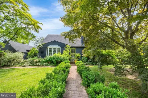 214 Pembrook Ave, Moorestown, NJ 08057