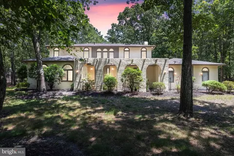 3 Grand Coach Ct, Medford, NJ 08055