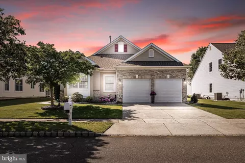 4 Challander Way, Bordentown, NJ 08505