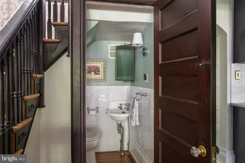 Bath - 800 Main St, Riverton, NJ 08077 photo 1 of 4