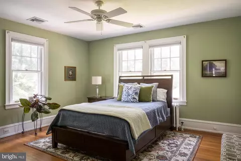 Bedroom - 800 Main St, Riverton, NJ 08077 photo 2 of 5