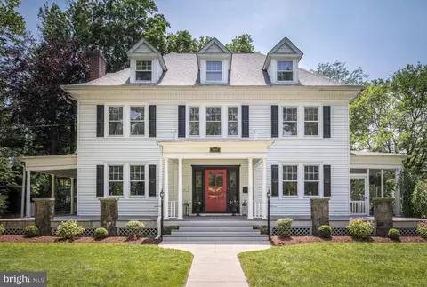 Exterior - 800 Main St, Riverton, NJ 08077 photo 2 of 8