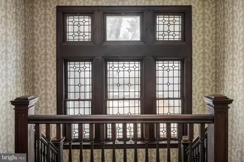 Entry Way - 800 Main St, Riverton, NJ 08077 photo 7 of 8
