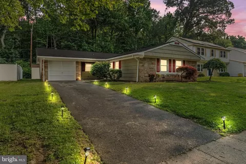 77 Hillcrest Ln, Willingboro, NJ 08046