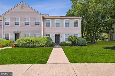 83 Foxglove Dr, Delran, NJ 08075