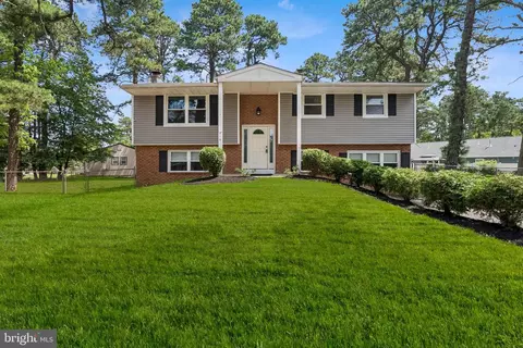 215 Seminole Trl, Browns Mills, NJ 08015