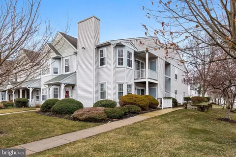 1008 Sweetwater Dr, Cinnaminson, NJ 08077