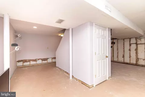 Entry Way - 4 Mill Rd, Shamong, NJ 08088 photo 2 of 4