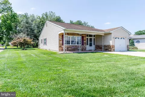 1 Sheffield Pl, Southampton, NJ 08088