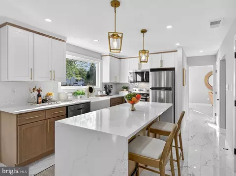 16 Estate Rd, Pemberton, NJ 08068