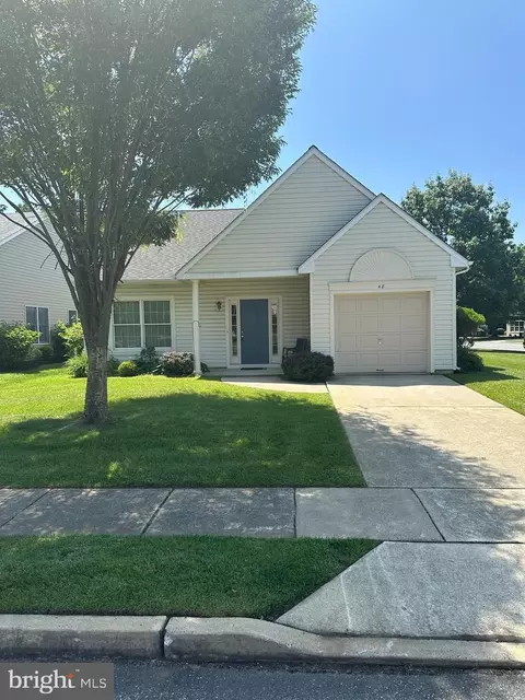 48 Wagon Wheel Ln, Columbus, NJ 08022