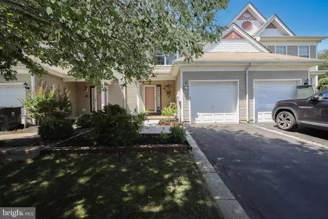 17 Tattersall Dr, Burlington, NJ 08016