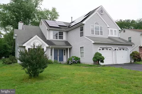 5 Jennifer Ln, Burlington, NJ 08016