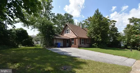 15 Sunset Rd, Willingboro, NJ 08046