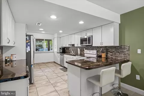 Kitchen - 5 Queen Ann, Evesham, NJ 08053 photo 2 of 2