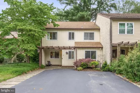 5 Queen Ann, Evesham, NJ 08053