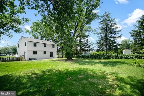Exterior - 201 E Franklin Ave, Beverly, NJ 08010 photo 3 of 3