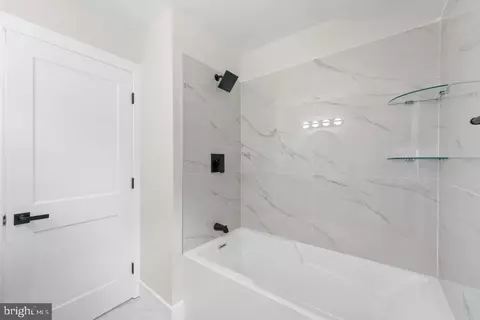 Bath - 201 E Franklin Ave, Beverly, NJ 08010 photo 3 of 4