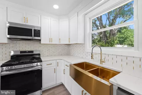 Kitchen - 201 E Franklin Ave, Beverly, NJ 08010 photo 2 of 2