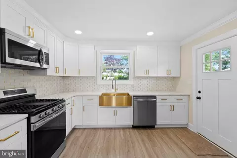 Kitchen - 201 E Franklin Ave, Beverly, NJ 08010 photo 1 of 2