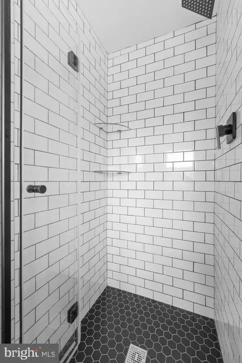 Bath - 201 E Franklin Ave, Beverly, NJ 08010 photo 4 of 4