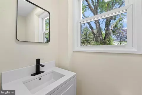 Bath - 201 E Franklin Ave, Beverly, NJ 08010 photo 1 of 4