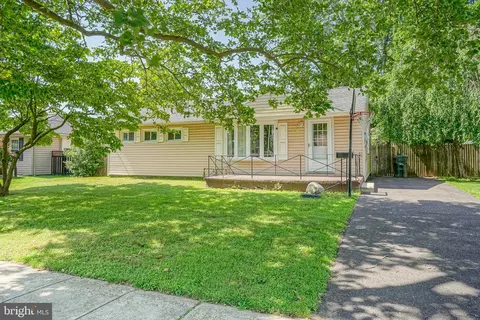 19 Hemsing Dr, Lumberton, NJ 08048