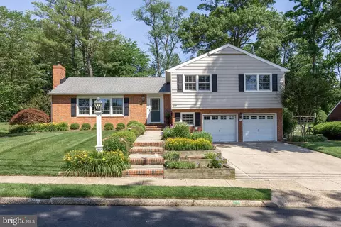 295 Crescent Ave, Moorestown, NJ 08057