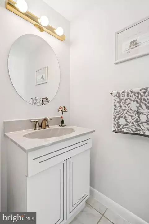 Bath - 656 Windsor Ave, Maple Shade, NJ 08052 photo 1 of 3