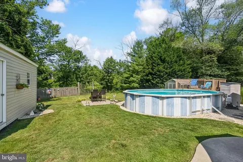 Exterior - 656 Windsor Ave, Maple Shade, NJ 08052 photo 3 of 4