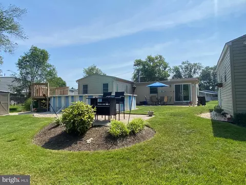 Exterior - 656 Windsor Ave, Maple Shade, NJ 08052 photo 4 of 4
