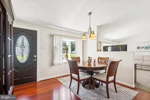 Entry Way - 656 Windsor Ave, Maple Shade, NJ 08052 photo 1 of 2