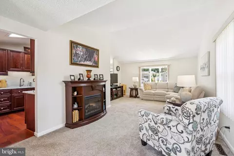 Living - 656 Windsor Ave, Maple Shade, NJ 08052 photo 1 of 1