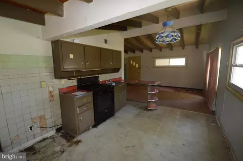 Entry Way - 113 County Ave, Maple Shade, NJ 08052 photo 1 of 1