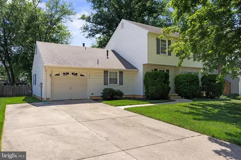 Exterior - 269 Burning Tree Rd, Delran, NJ 08075 photo 2 of 6