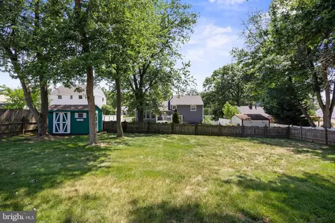 Exterior - 269 Burning Tree Rd, Delran, NJ 08075 photo 4 of 6