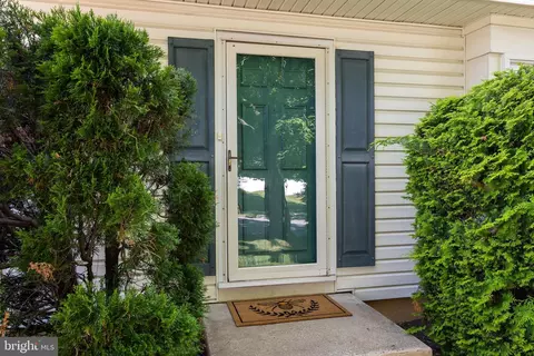 Entry Way - 269 Burning Tree Rd, Delran, NJ 08075 photo 1 of 5