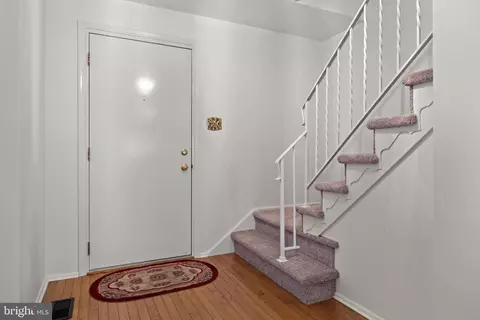 Entry Way - 269 Burning Tree Rd, Delran, NJ 08075 photo 2 of 5