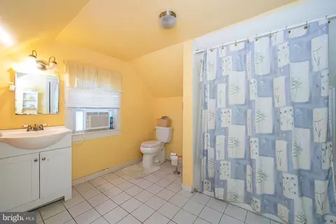 Bath - 413 Delaware Ave, Riverside, NJ 08075 photo 1 of 1