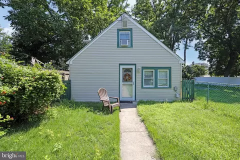 413 Delaware Ave, Riverside, NJ 08075
