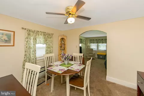 Dining - 413 Delaware Ave, Riverside, NJ 08075 photo 2 of 3