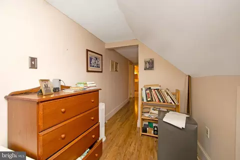 Entry Way - 413 Delaware Ave, Riverside, NJ 08075 photo 2 of 3